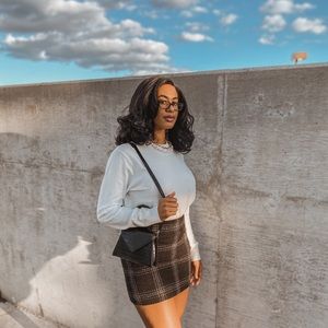 Cute mini fall skirt from American Eagle. Size 6.